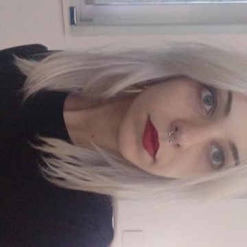 Claudia Cobain